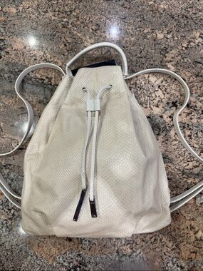 💖Halston Heritage Cream Drawstring Backpack Tote